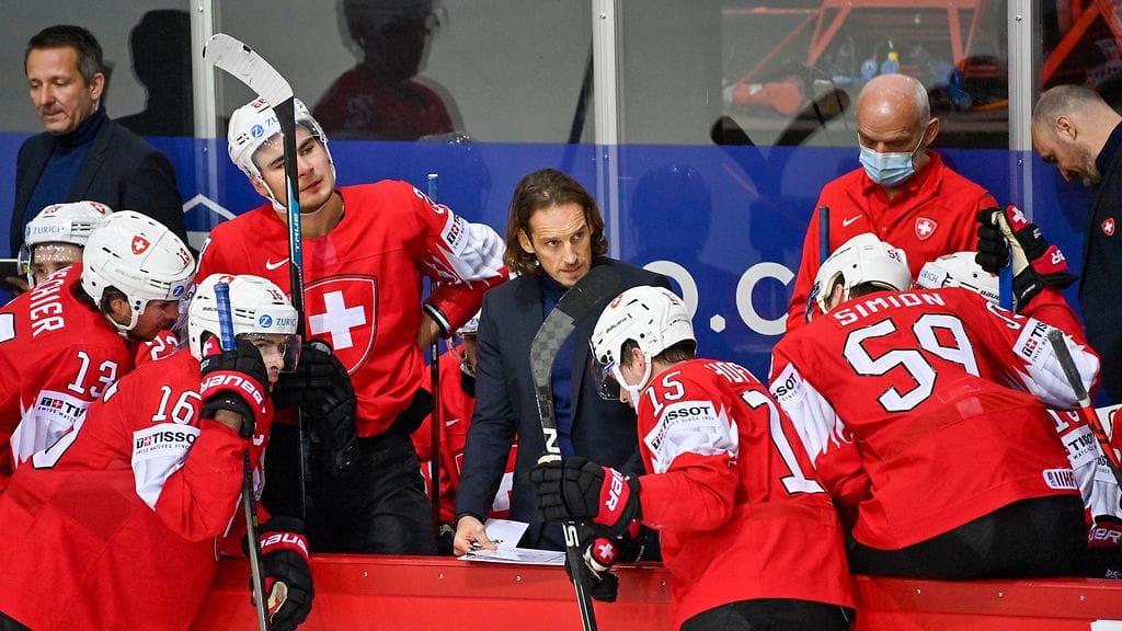 Patrick Fischerin luotsaama Sveitsi kohtaa Saksan MM-puolivälierässä.