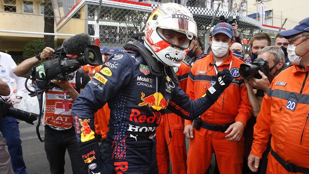 Max Verstappen osaa näpäyttää vastustajiaan tilaisuuden tullen.