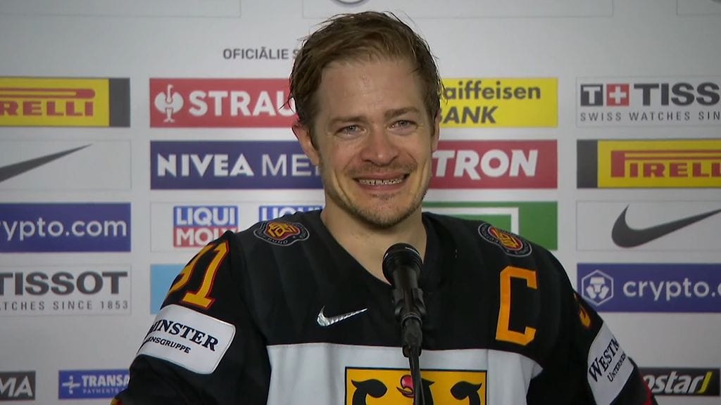 Saksan kapteenin Moritz Müllerin tunteet purkautuivat Sveitsi-voiton jälkeen.