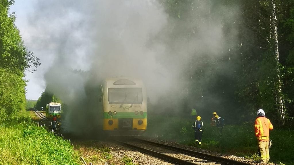 Pohjois-Savon Joroisissa kahdesta kiskobussista koostunut juna syttyi palamaan 5. kesäkuuta 2021.