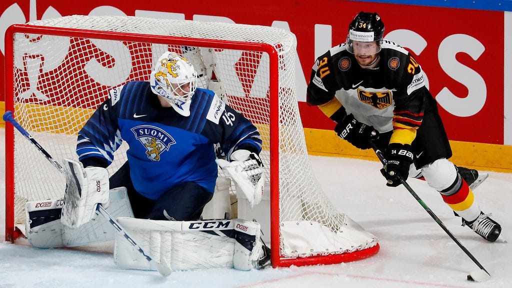 Jussi Olkinuora oli Leijonien sankari välierässä Saksaa vastaan.