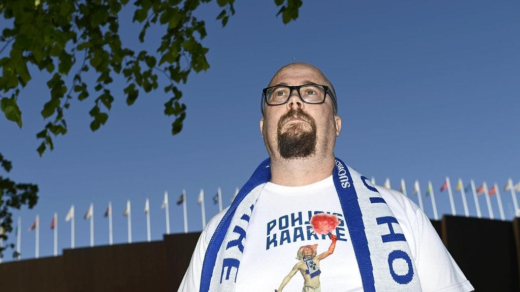 Huuhkaja fani Marko Karvinen Lehtikuva