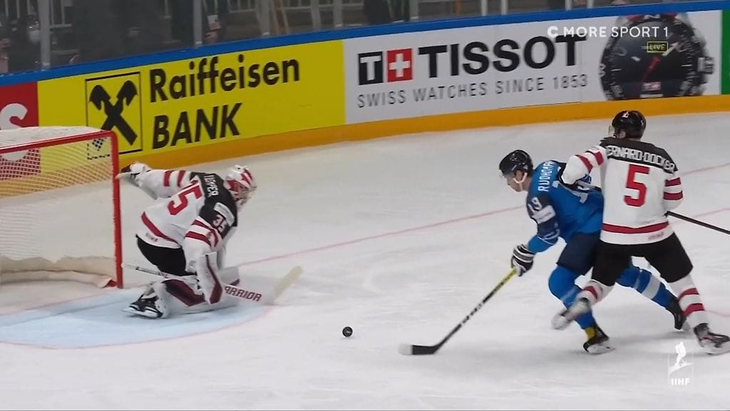 Mikael Ruohomaa viimeisteli Suomen johtoon Kanadaa vastaan.