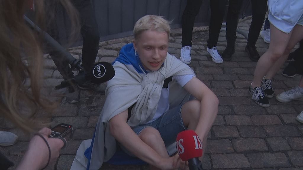 LIVE-KAUPPATORI-LIVEU1-210606-2246_frame_12652