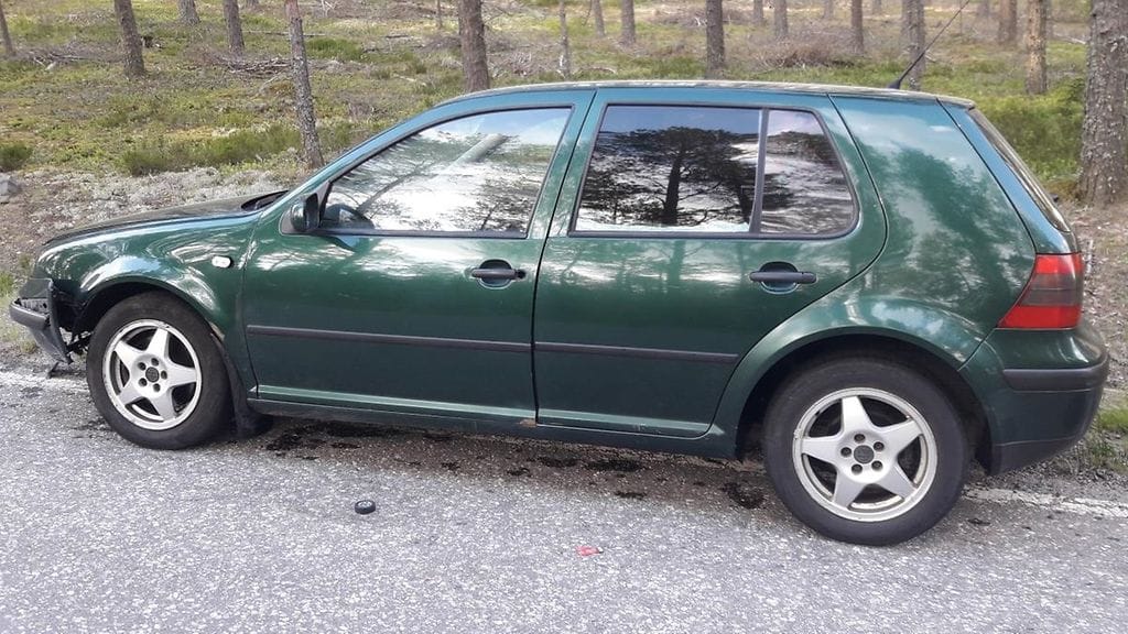 Poliisi kaipasi vinkkejä tästä autosta kesäkuussa. Auton kuljettajan epäillään kolaroineen moottoripyöräilijän kanssa. Motoristi kuoli turmassa.