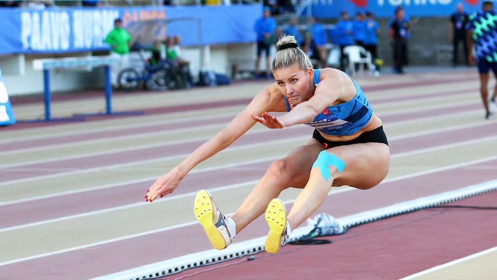 Kristiina Mäkelä loikki heti lähelle ulkorataennätystään.