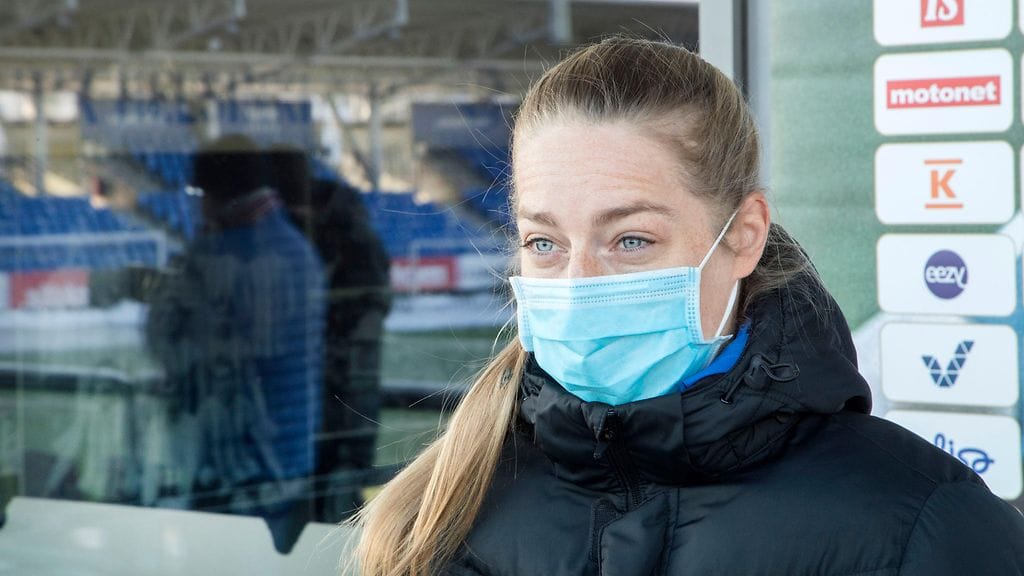 Helmareiden hyökkääjätähti Linda Sällström antoi kovaa kritiikkiä Ilves-valmentaja Mika Lahtisen suuntaan.