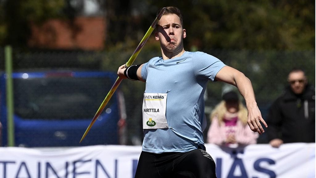 Jarmo Marttila ylitti kahdella heitollaan 80 metriä. Kuva toukokuulta.