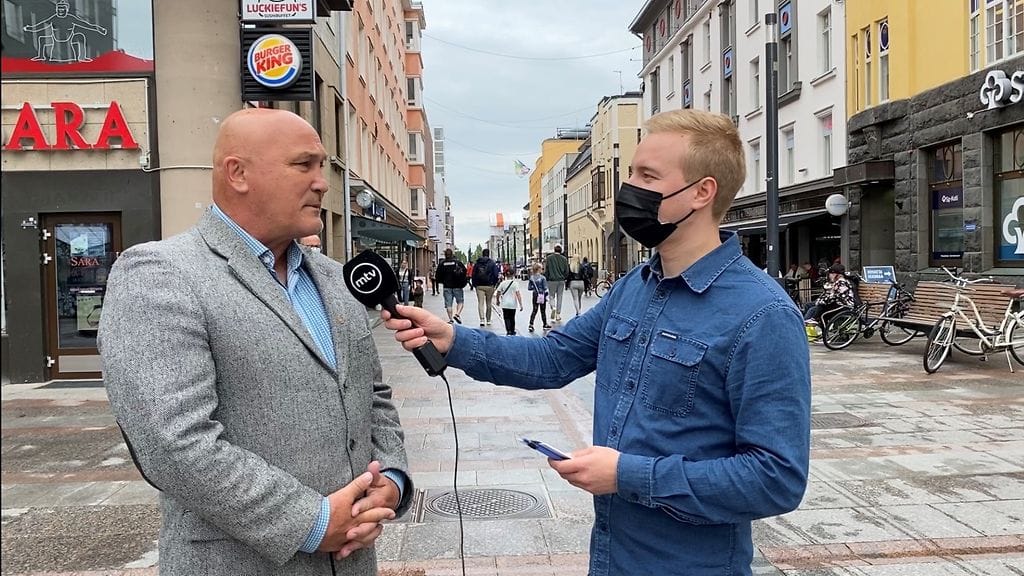 OMA: Juha Hänninen (kok.), Oulu, toimittaja Carlos Sunila