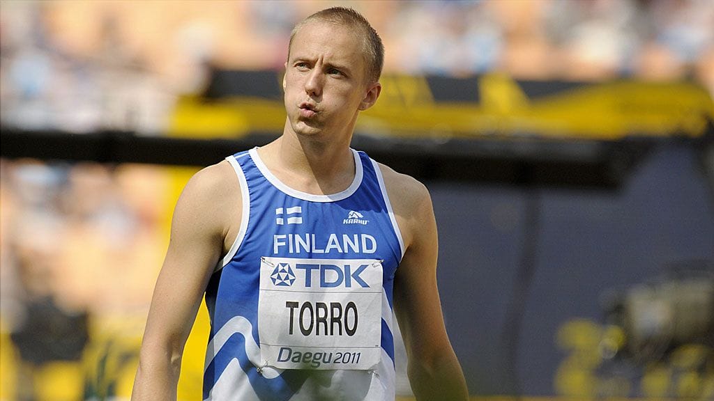 Osku Torro turhautuneena Daegun korkeuskarsinnassa.