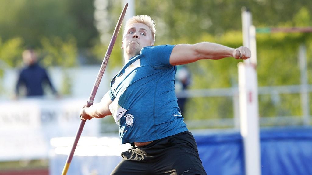 Toni Kuusela lähetti keihään pitkälle Orimattilassa.