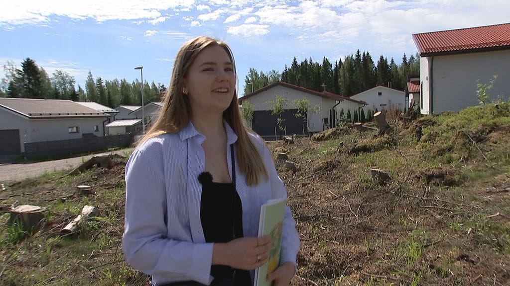 160621-Ella, 19, on Suomen nuorin talonrakentaja – näin hänen haaveistaan tuli totta: ”Vaikkei kaikkea tietäisi etukäteen, niin matkan varrella oppii”