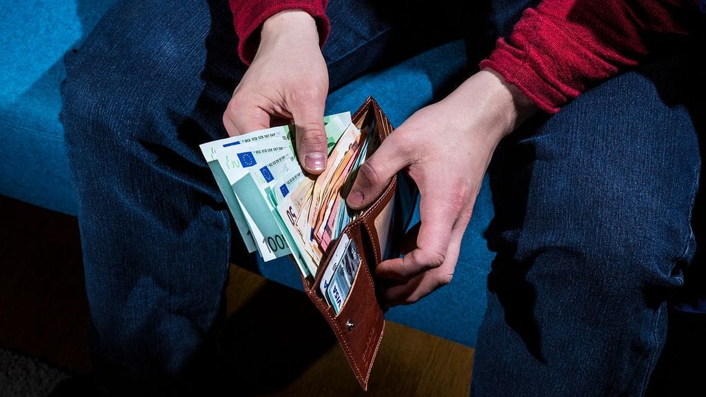 Työntekijäpula on luonut tarjolle työpaikkoja, mutta samalla se on aiheuttanut myös varjopuolen. Kun työntekijöitä ei ole tarpeeksi, perehdytys kärsii.