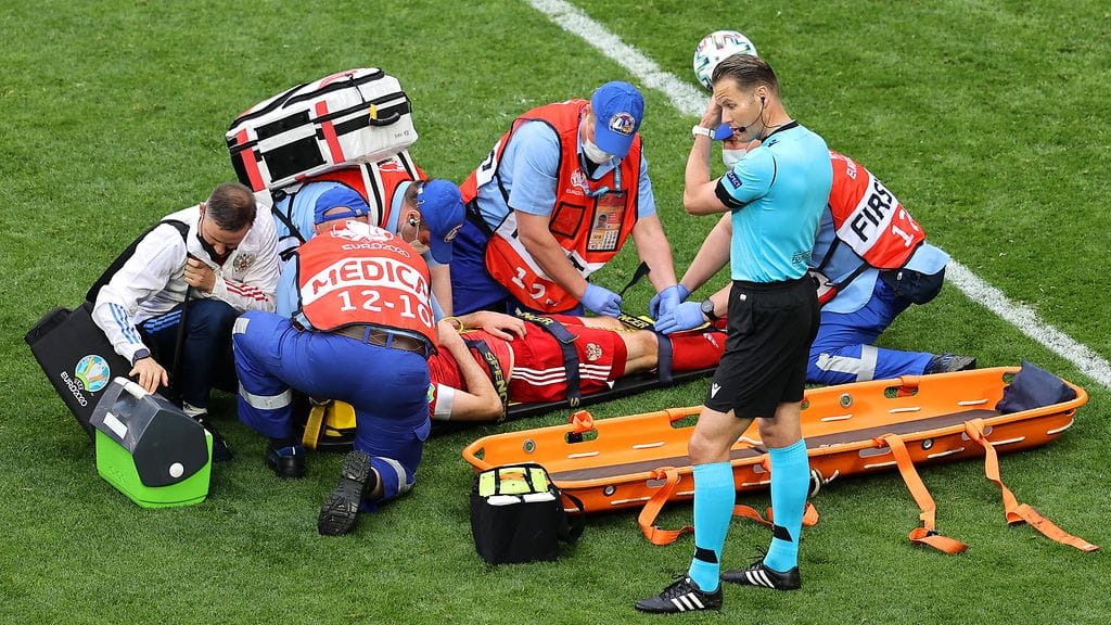 Venäjän puolustaja Mario Fernandes loukkaantui Suomea vastaan.