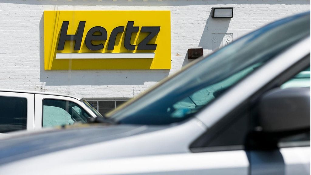 Autovuokraamojätti Hertz on haastettu oikeuteen Yhdysvalloissa.