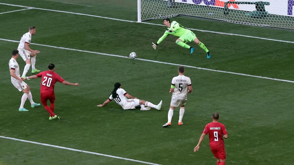 Yussuf Poulsen ampui Tanskan johtoon Belgiaa vastaan jo toisella peliminuutilla.