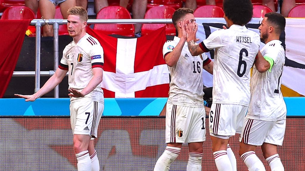 Belgian Kevin De Bruyne (vas.) otettiin toiselle jaksolle kehiin, ja tulosta tuli.
