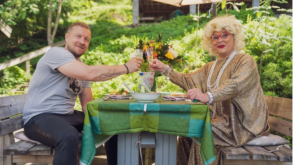 Essi_Rippu_juhannus_Janne_Kataja_Niklas_Hagman_002