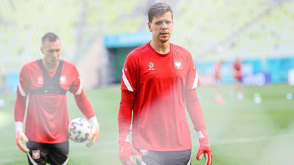 Wojciech Szczesny jäi taas kiinni tupakoinnista.