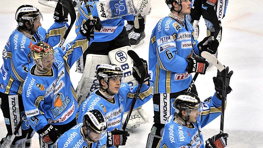 Angelo Esposito on pelannut harjoitusotteluita Penguinsin paidassa.