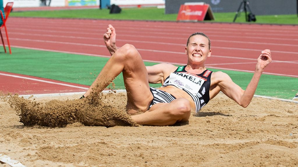 Kristiina Mäkelä hyppäsi ennätyksensä Kuortaneella.