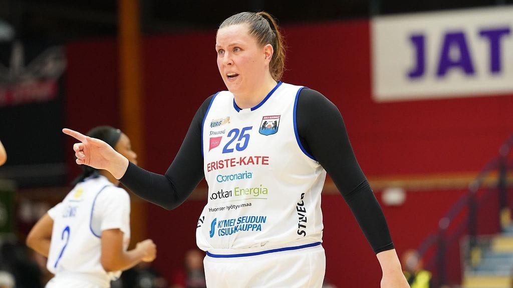 Minna Sten ripustaa tossut naulaan.