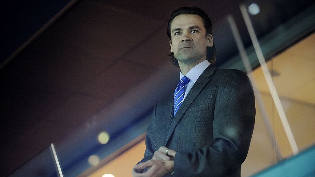 Teppo Numminen on tottunut seuraamaan kiekkoa katsomosta pelaajatarkkailijana ja Leijonien katsomovalmentajana.