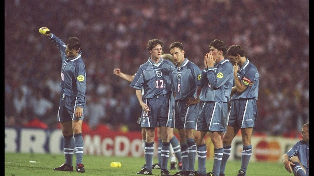 Englanti joutui pettymään vuoden 1996 EM-kotikisoissa. Se hävisi välieräottelun rangaistuspotkuilla Saksalle.
