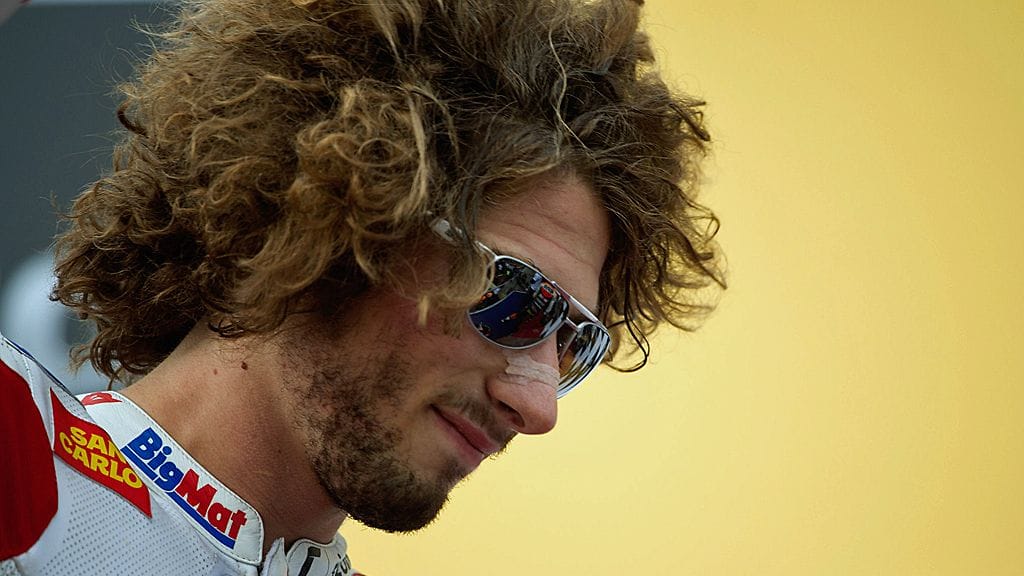Marco Simoncelli menehtyi sunnuntaina Malesian osakilpailussa.