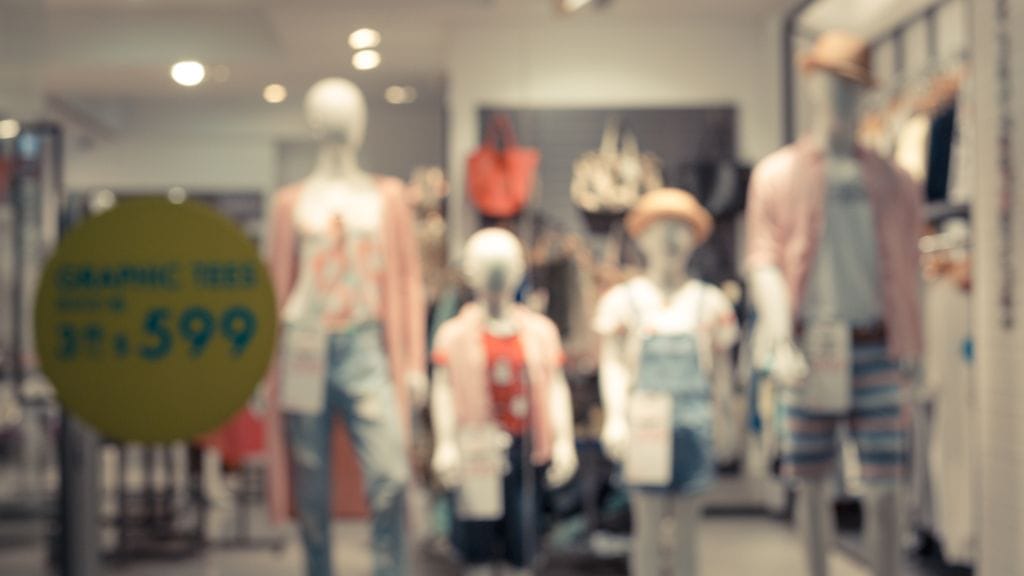 Louisen sukulaistyttö oli kiinnittänyt huomiota hauskaan seikkaan vaatekaupassa. Kuvituskuva.