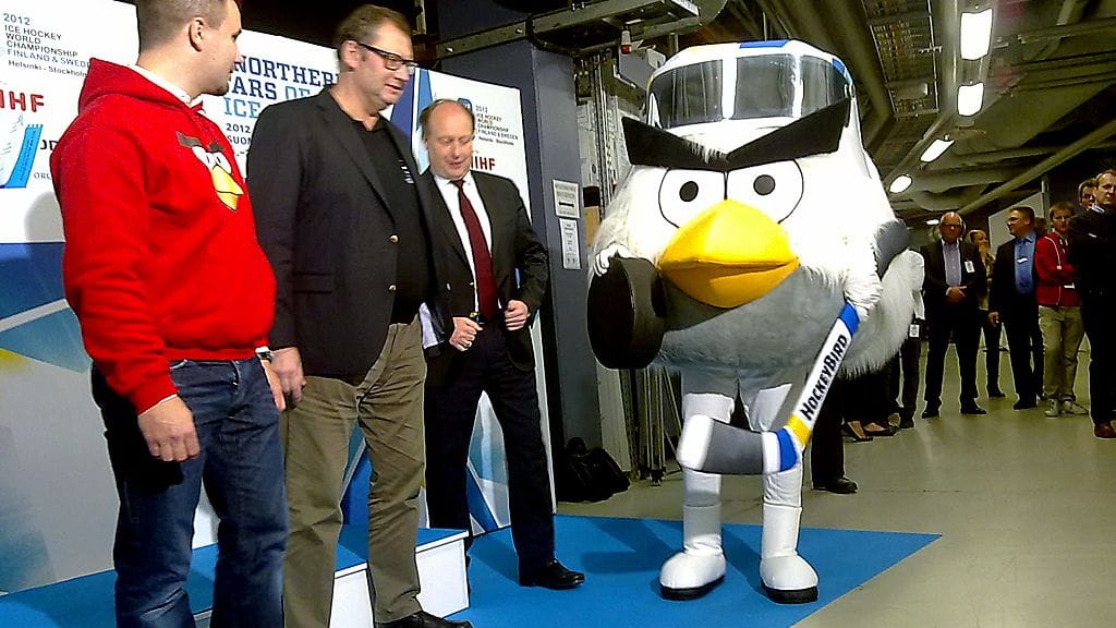 MM-kisojen maskotti HockeyBird.