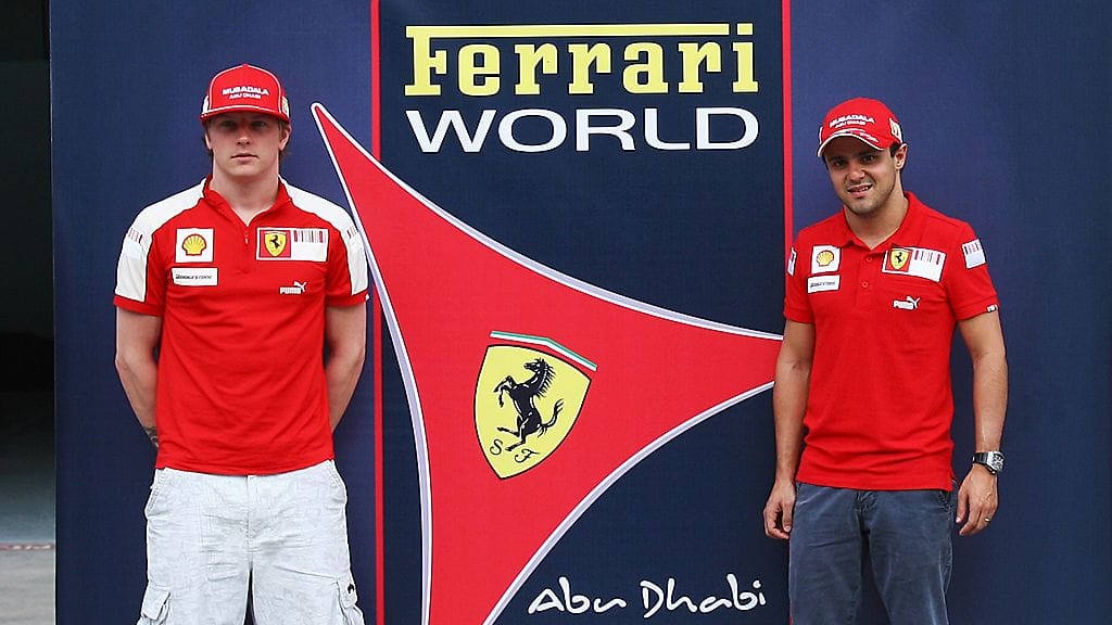 Kimi Räikkönen ja Felipe Massa mainostivat Abu Dhabin Ferrari Worldia vuonna 2009