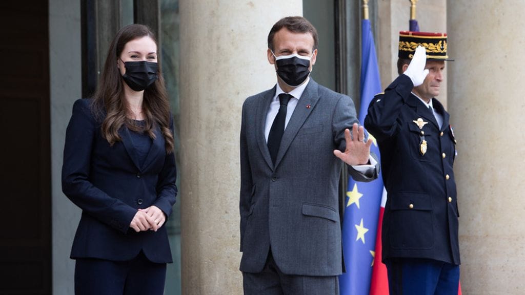 Pääministeri Sanna Marin ja presidentti Emmanuel Macron Pariisissa 1. heinäkuuta.
