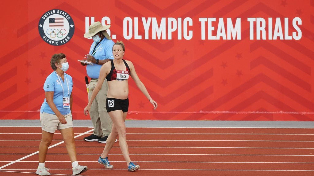 Lindsay Flach joutui keskeyttämään seitsenottelun päätösmatkan 800 metriä kesken.