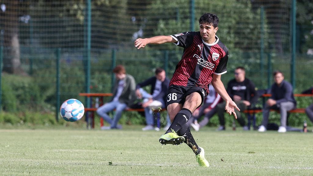 Selman Al Baset Ingolstadtin paidassa kesäkuun lopussa harjoitusottelussa VfB Eichstättiä vastaan.