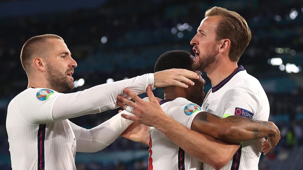 Harry Kane (oik.) iski Ukrainaa vastaan kaksi maalia.