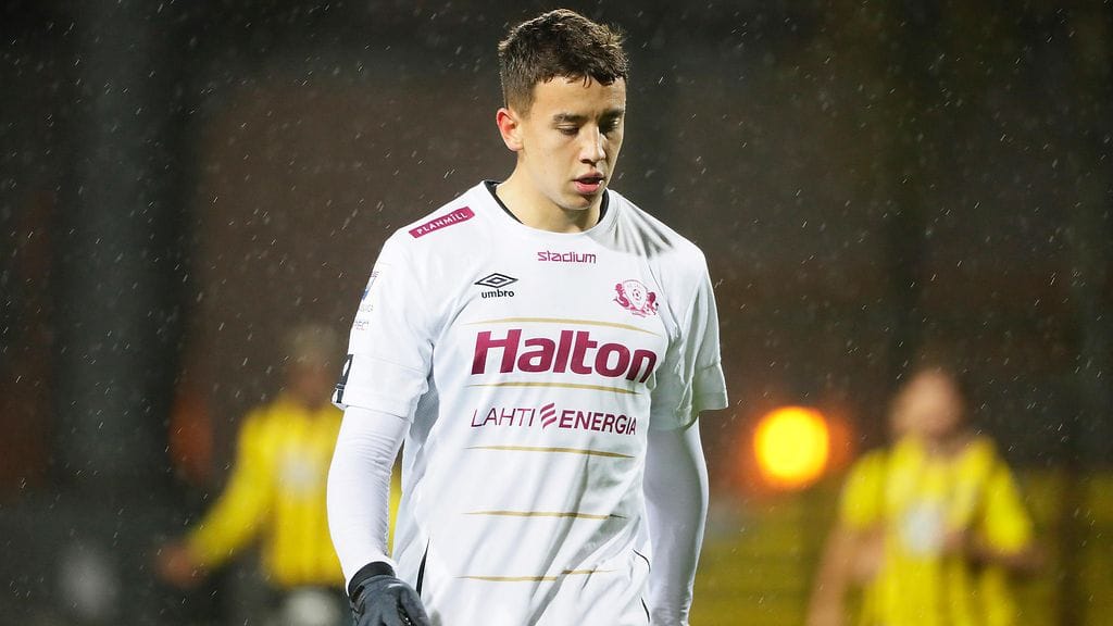 Jasin Assehnoun laukoi voittomaalin rangaistuspotkusta.