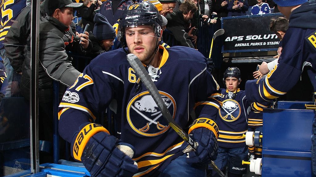 Brady Austin pelasi Buffalo Sabresissa viisi NHL-ottelua kaudella 2016-17.