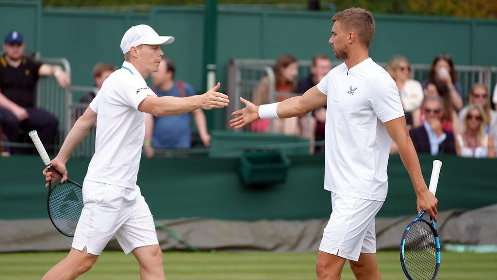 Lloyd Glasspool (oik.) ei pystynyt pelaamaan, minkä myötä myös Harri Heliövaaran Wimbledon-taival tuli päätökseensä.
