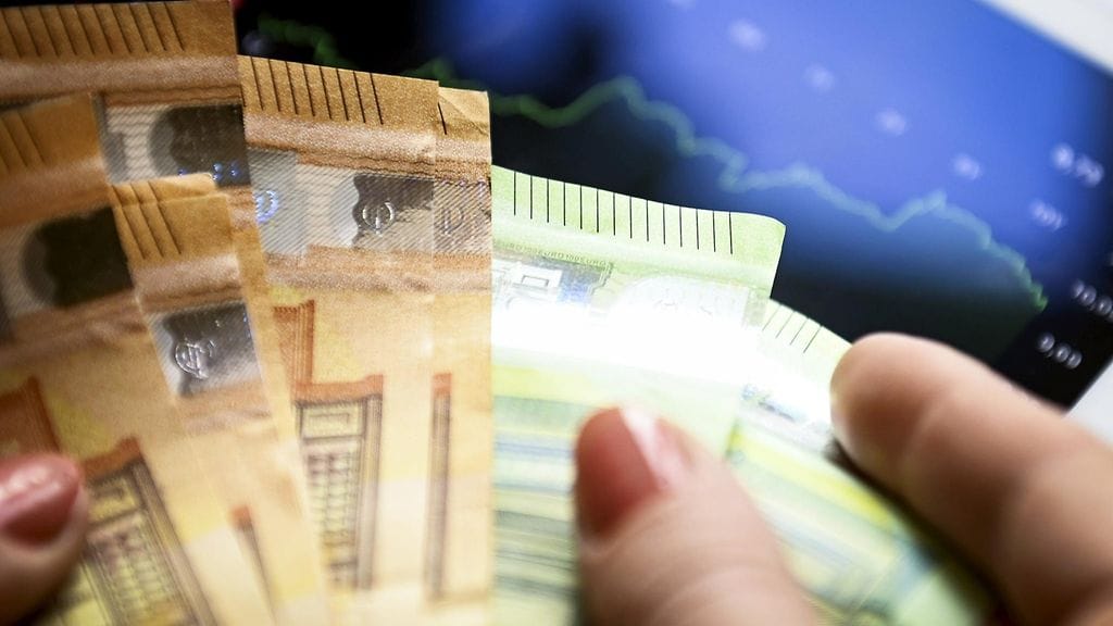 Kuvituskuva. Suuret ja globaalit joukkovelkakirjarahastot sanovat, että heidän on vaikea arvioida, kuinka suuri riski on kyseessä.