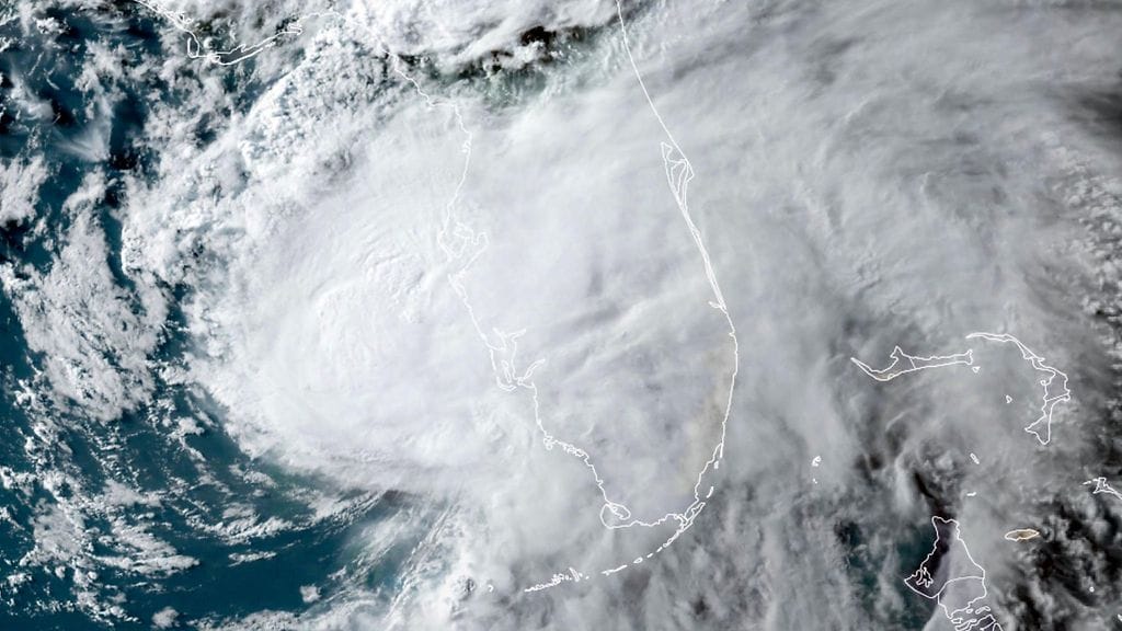 Hurrikaani Elsa satelliittikuvassa.