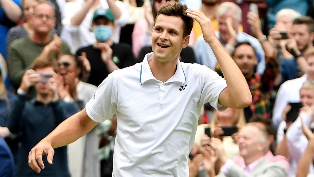 Hubert Hurkacz häkeltyi lapsuudenidolinsa lyömisestä Wimbledonissa.