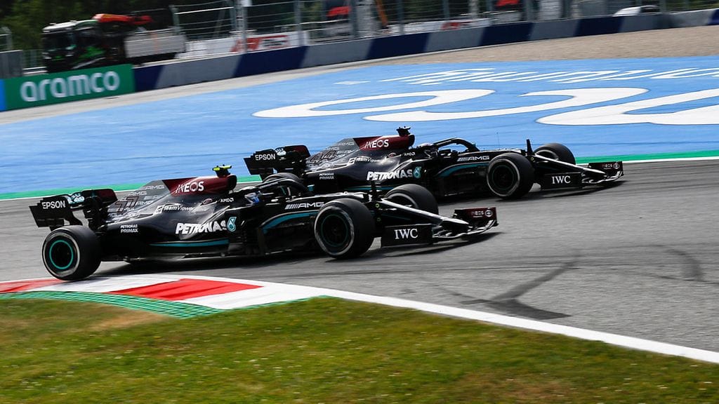 Valtteri Bottas pääsi lopulta Lewis Hamiltonin ohi Itävallan GP:ssä.