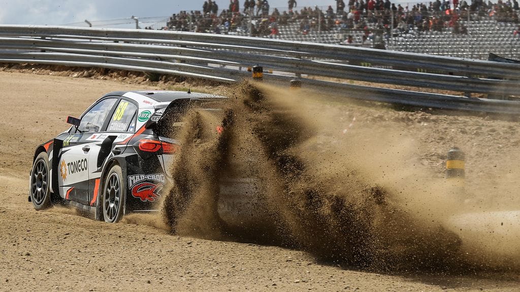 Niclas Grönholm Hyundai-autossa huhtikuussa 2018.