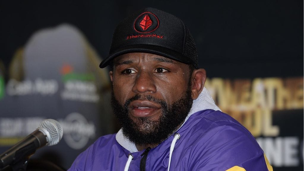 Floyd Mayweather Jr. teki Conor McGregorin ja Dustin Poirierin ottelulla tiliä.