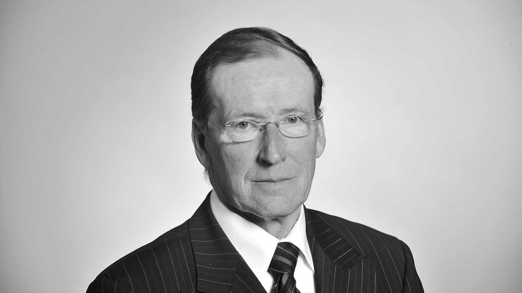 Kansanedustaja Matti Saarinen (SDP) eduskunnassa Helsingissä huhtikuussa 2011.