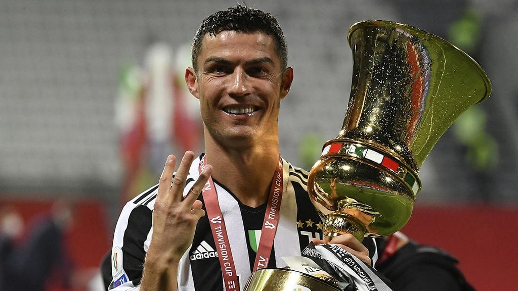 Cristiano Ronaldo juhli toukokuussa Italian cupin voittoa Juventuksen paidassa.