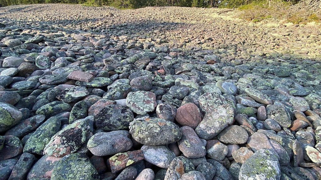 Iso-Enskeri, pirunpelto