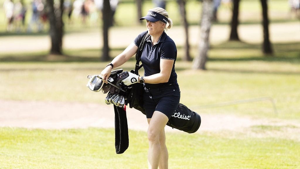 Ursula Wikström johtaa Turussa kisattavaa golfin Gant Ladies Openia.