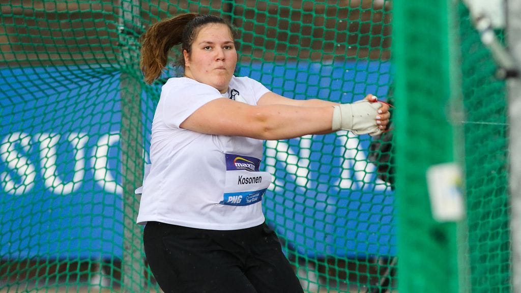 Silja Kosonen kiskaisi moukarin heti kisaennätykseen nuorten EM-kisojen karsinnassa.